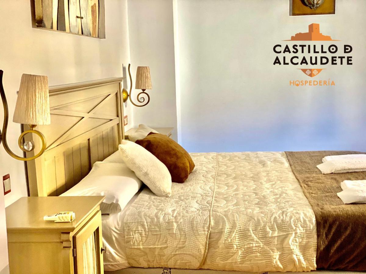 Hospederia Castillo De Alcaudete Buitenkant foto